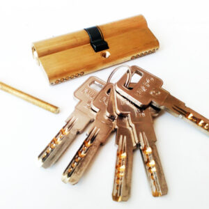 Fuaro R600 70 мм 25х10х35 ключ/ключ латунь (Китай)