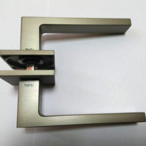 Ручка дверна на розетці Tupai SQUARE 2275 5SQ нікель матовий (Португалія)