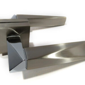 Ручка дверна на розетці Fuaro DIAMOND DM SN/CP-3 матовий нікель/хром (Китай)