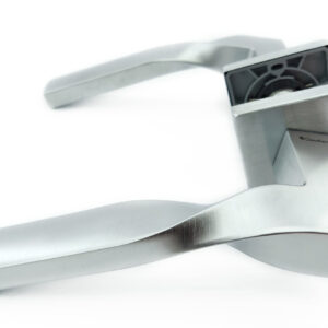 Ручка дверна Linea Cali Twist 088 хром матовий (Італія)