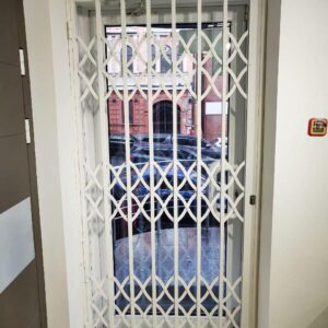 Розсувні решітки для дверей, вікон, вітрин магазинів